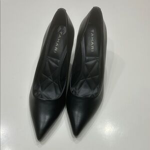 Tahari Black Pointed-Toe Leather Pumps